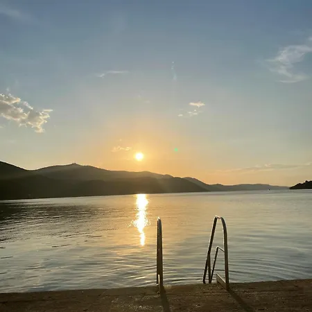 Golden Hour With Terrace And Sea View, Luka, Dugi Otok דירה
